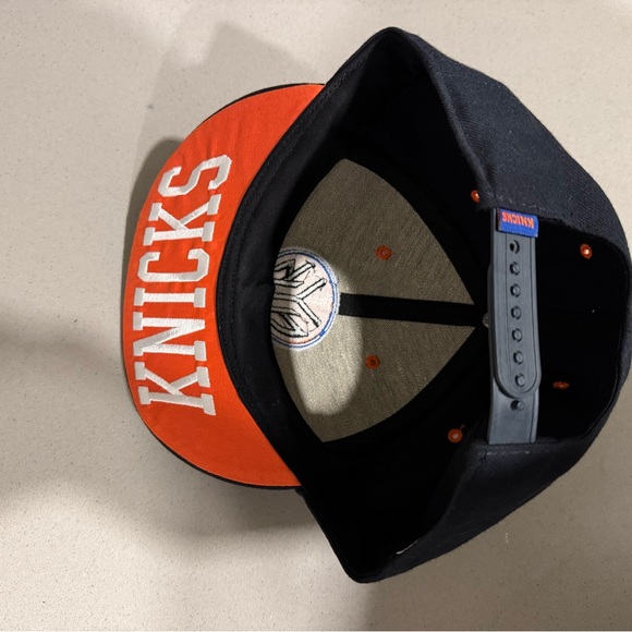 Men’s New York Knicks Hat - Picture 3 of 3